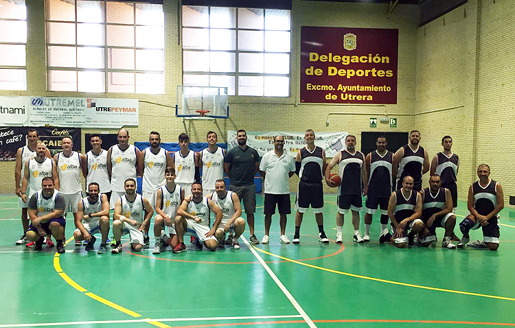 La base de Morón se impone a la Guardia Civil en el partido de baloncesto celebrado en Utrera con motivo del día del Pilar