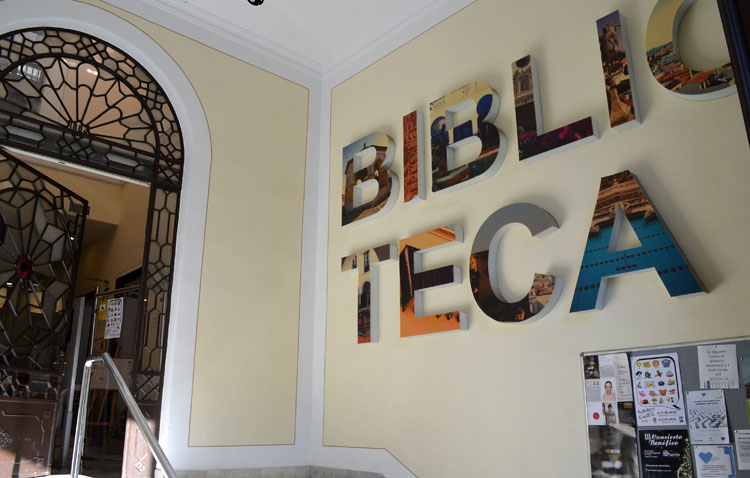 La biblioteca de Utrera crea un servicio de WhatsApp para informar sobre sus actividades a los ciudadanos