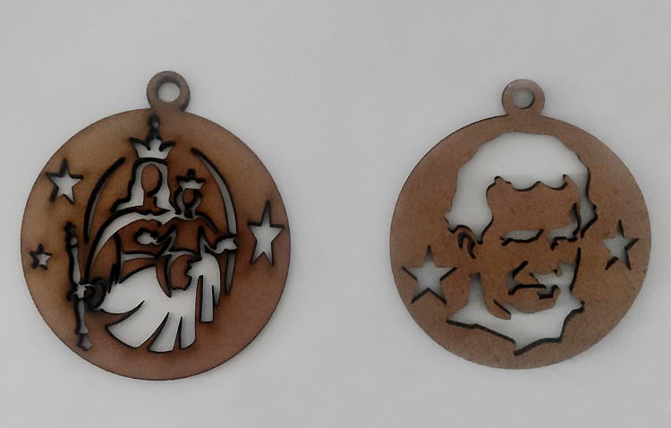 María Auxiliadora y Don Bosco colgarán del árbol de Navidad por una buena causa