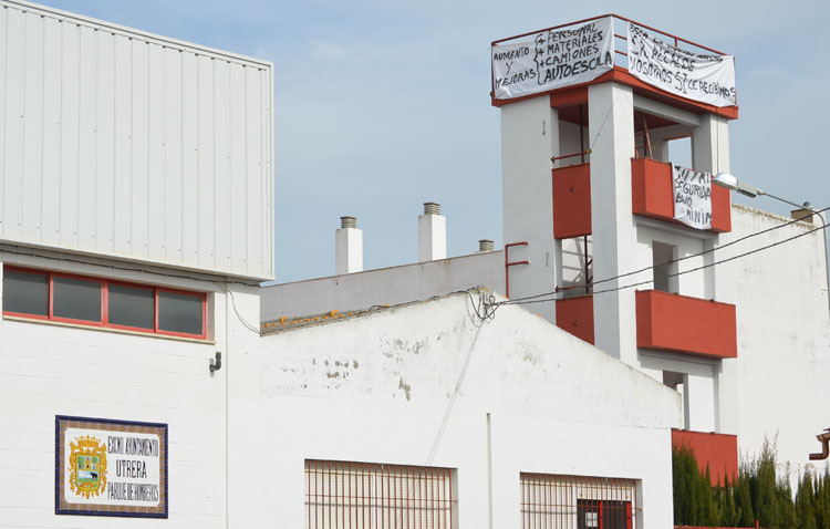 La «seguridad bajo mínimos» de Utrera, a la vista de todos desde la torre del parque de Bomberos
