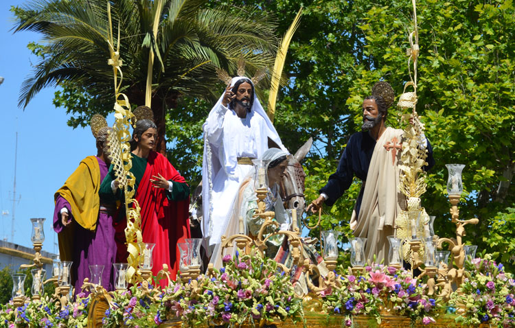 La hermandad de la Trinidad propone una oración a la hora de salida de la Borriquita