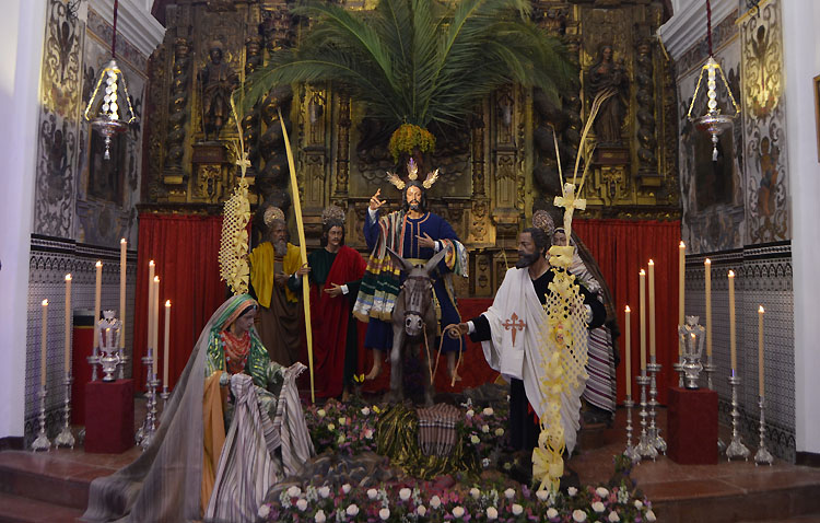 Sol de Domingo de Ramos para una Semana Santa de Utrera en la que nada es como siempre [GALERÍA]
