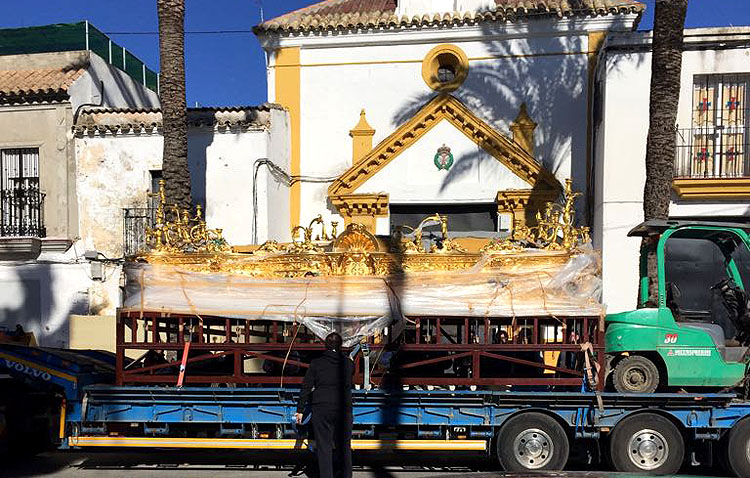El nuevo paso de la Borriquita llega a Utrera