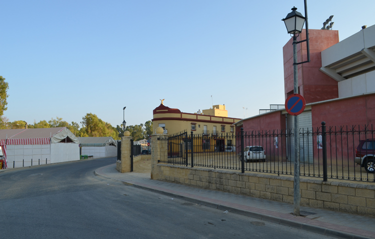 La botellona en feria abrirá hasta las 3.30 horas junto a la plaza de toros, con acceso desde el recinto ferial