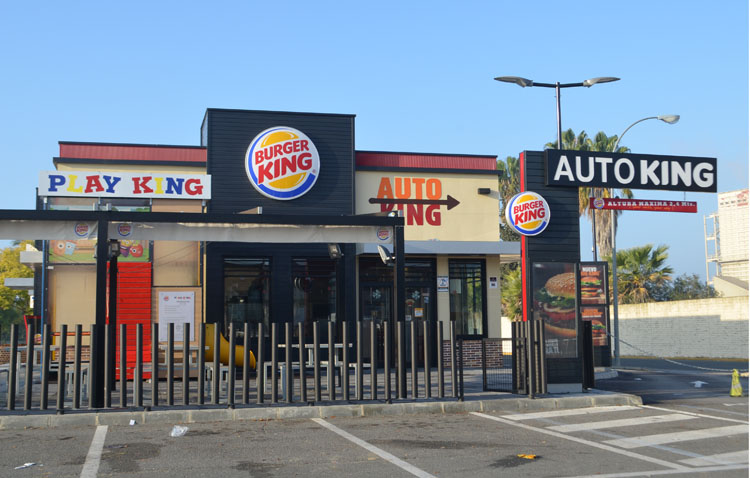 Asaltan el Burger King de la entrada de Utrera a punta de pistola