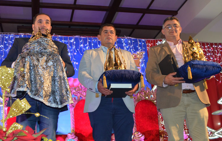 Los Reyes Magos emprenden su camino hacia Utrera (IMÁGENES)
