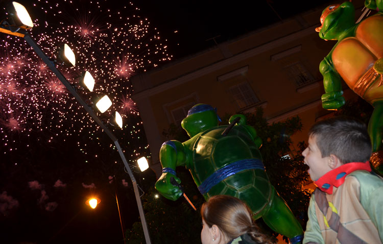 La magia de los Reyes Magos se impuso a la lluvia con una cabalgata para enmarcar (GALERÍA Y AUDIO)