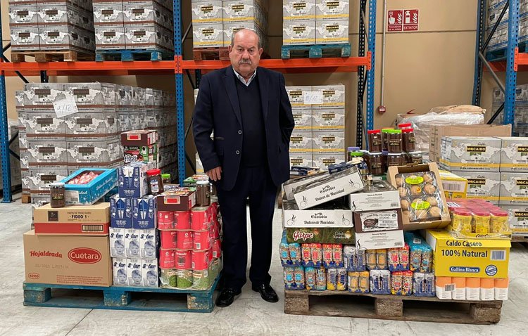 Cafés Mocaibo dona dos palés de comida al comedor social de Utrera