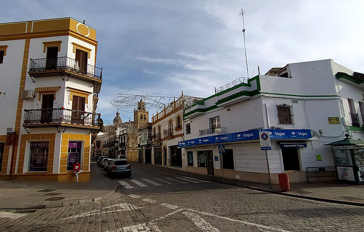 El centro de Utrera se cierra al tráfico este fin de semana y los Salesianos habilitan un aparcamiento en sus instalaciones