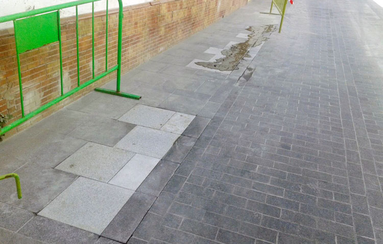 El PA denuncia que los «caprichos» de Villalobos ya han provocado roturas y hundimientos en la calle Menéndez Pelayo