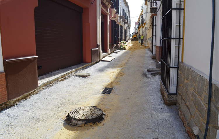 Un «desajuste» con los materiales hace dudar que la obra de Menéndez Pelayo esté lista para Semana Santa