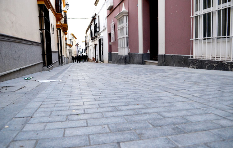 El gobierno local encarga ahora la compra de los adoquines de Menéndez Pelayo, cuya obra acabó hace más de un mes