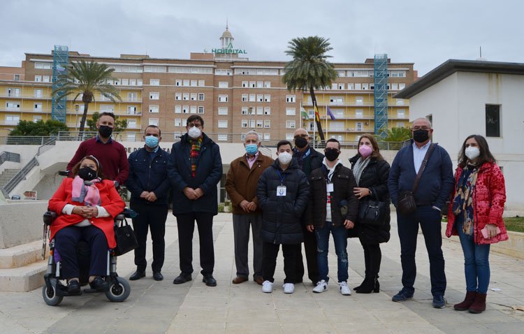 Utrera, El Coronil y El Palmar de Troya unen sus fuerzas ante el Virgen del Rocío para rechazar el cambio de la atención hospitalaria
