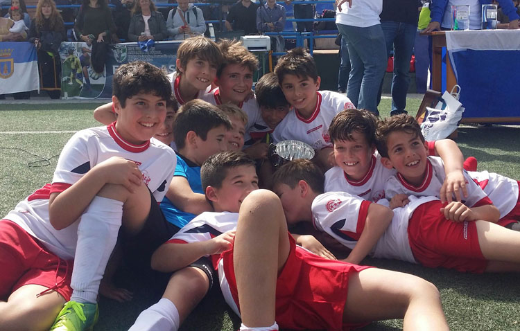 La Escuela de fútbol de Utrera consigue plaza para el Campeonato de Andalucía