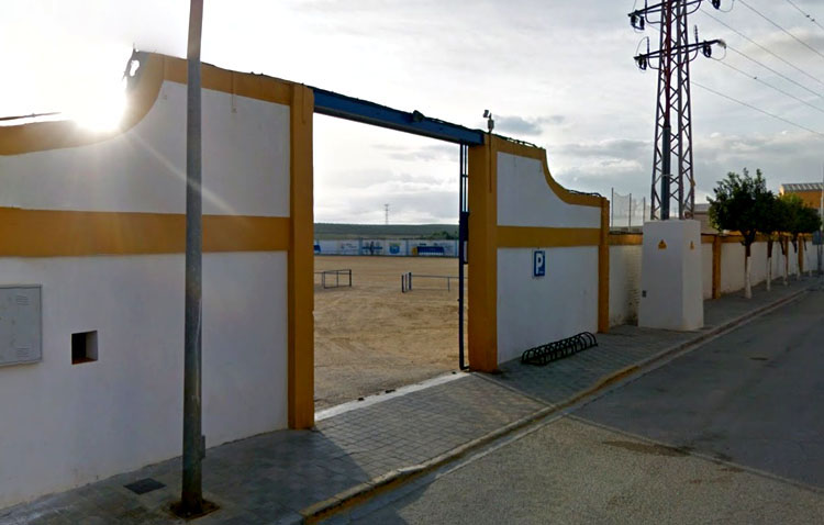 Hospitalizado un jugador de 15 años al recibir una paliza durante un partido de fútbol en El Palmar de Troya