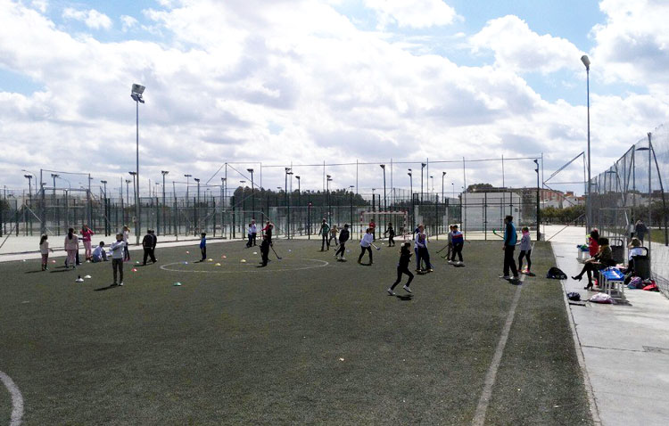 Las pistas de fútbol y baloncesto de Utrera vuelven a la actividad