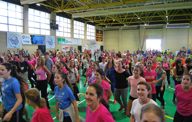 Masiva participación en la carrera a beneficio de la asociación contra el cáncer (GALERÍA)
