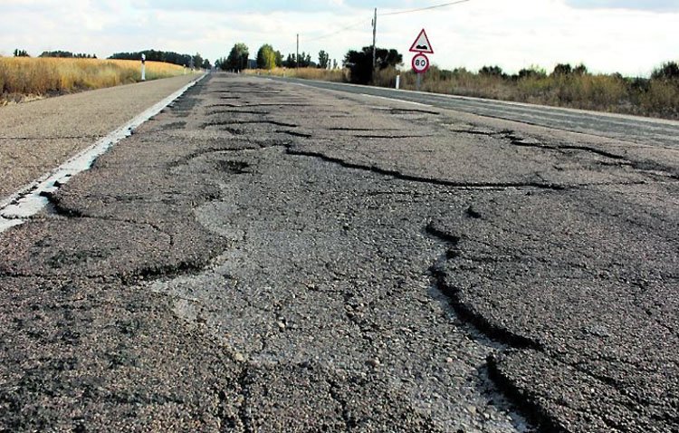 Podemos se suma a las concentraciones por unas carreteras dignas en las pedanías utreranas de Pinzón y Trajano