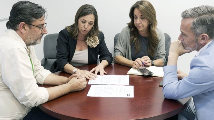El PSOE lleva al Parlamento de Andalucía una proposición no de ley para pedir «prioridad» al desdoble a la carretera de Los Palacios