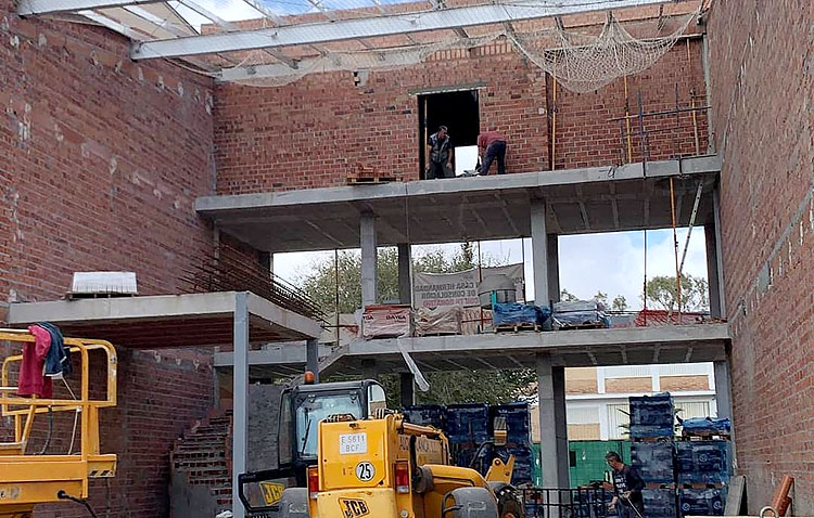 Los Muchachos de Consolación «ponen a la venta» los ladrillos y la fachada de su nueva casa-hermandad
