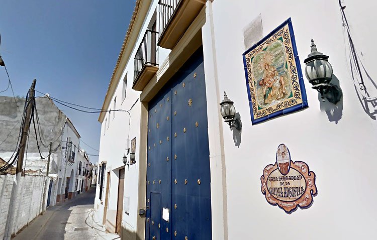 La hermandad de la Quinta Angustia organiza una escuela de verano para sus miembros