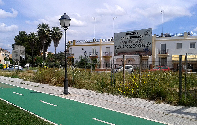 El pleno municipal desbloquea la construcción de las casas-hermandad del Rocío y Muchachos de Consolación