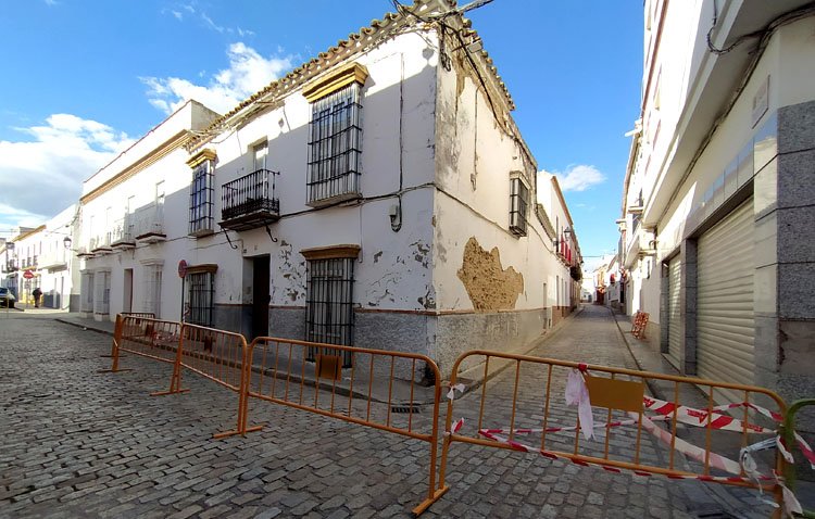 Una casa en ruinas obliga a modificar los recorridos de Los Gitanos y Jesús Nazareno