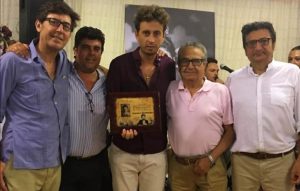 «Alegría 76 – Pepa de Utrera» entrega su premio «Son del sur» a Juanlu Montoya por su carrera musical