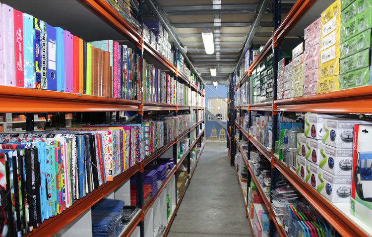Isidoro abre el primer cash de papelería en Utrera