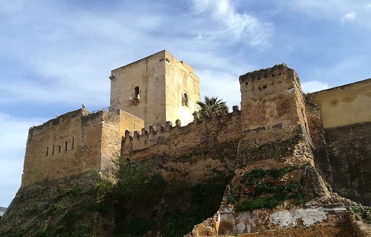 Luz verde de la Junta de Andalucía a la restauración del lienzo norte de la muralla del castillo de Utrera