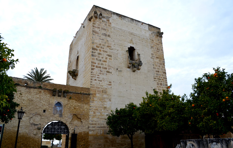 El PP pide al alcalde que coloque la bandera de España en el castillo y en la entrada de Utrera el 12 de octubre