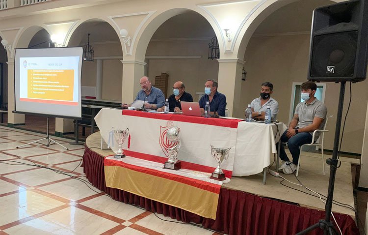 La asamblea del Club Deportivo Utrera, marcada por la incógnita sobre la continuidad de la actual junta directiva