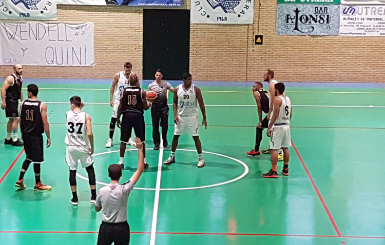 El Club Baloncesto Utrera sigue intratable en casa y sigue segundo (76-64)