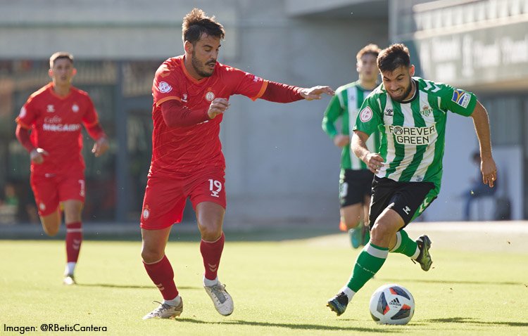 BETIS DEPORTIVO 1-0 C.D. UTRERA: El Utrera pierde la batalla ante el filial bético