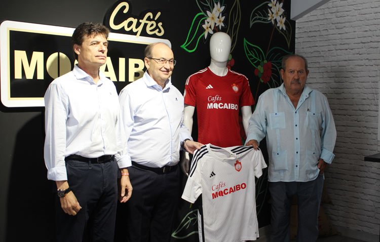 Así vestirá el Club Deportivo Utrera la temporada 2023-2024