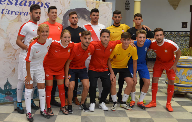 Puesta de largo para las nuevas equipaciones del Club Deportivo Utrera