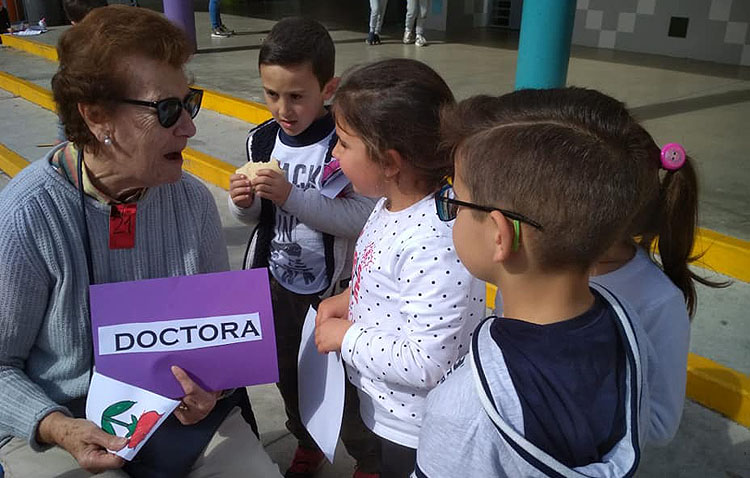 Un recreo de sabiduría y amor en el colegio Álvarez Quintero