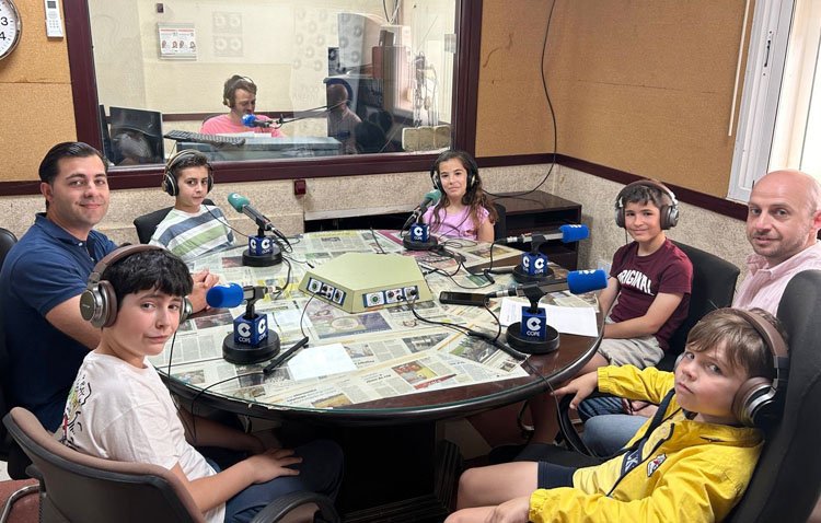 La magia de la radio se adentra en el colegio ‘Álvarez Quintero’ gracias a un proyecto escolar [AUDIOS]