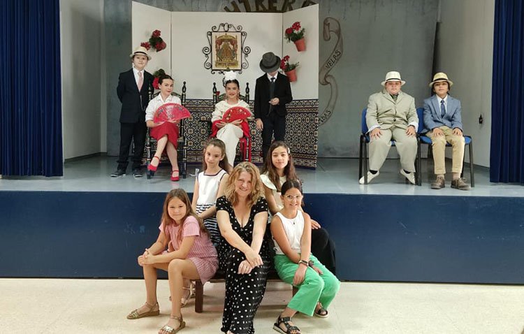El colegio Álvarez Quintero rinde homenaje a los escritores utreranos con la representación de sus obras