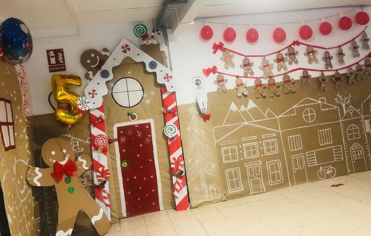 La forma más entrañable de inundar del espíritu navideño el colegio ‘Juan Antonio Velasco’ [GALERÍA]