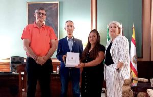 El colegio ‘Juan Antonio Velasco’ recibe el proyecto de su futuro comedor