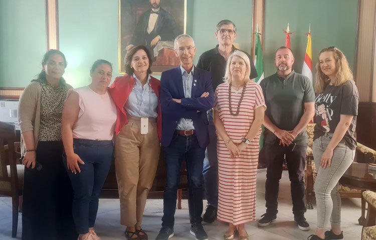 El alcalde de Utrera afirma que el proyecto para el comedor del colegio Juan Antonio Velasco estará terminado «en junio»