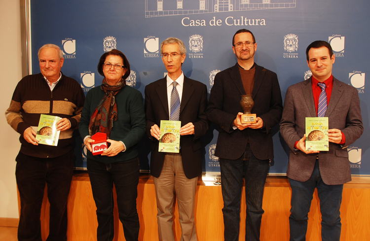 El gaditano Marco Antonio Marcos recibió el premio de novela de terror «Ciudad de Utrera»