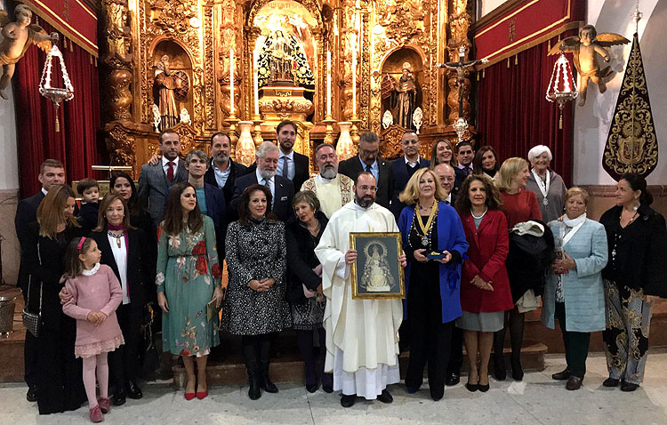 Los utreranos que viven en Ceuta regalan a la Virgen de África una réplica del barquito de Consolación (IMÁGENES)