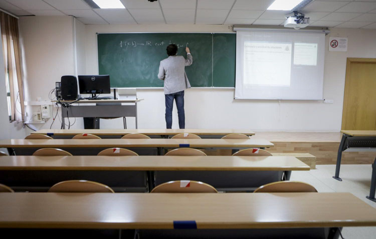 Las juventudes de Podemos de Utrera muestran su rechazo a que las clases universitarias sean telemáticas