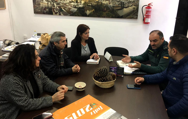 La Guardia Civil y los comerciantes de Utrera se reúnen para mejorar la seguridad de los comercios