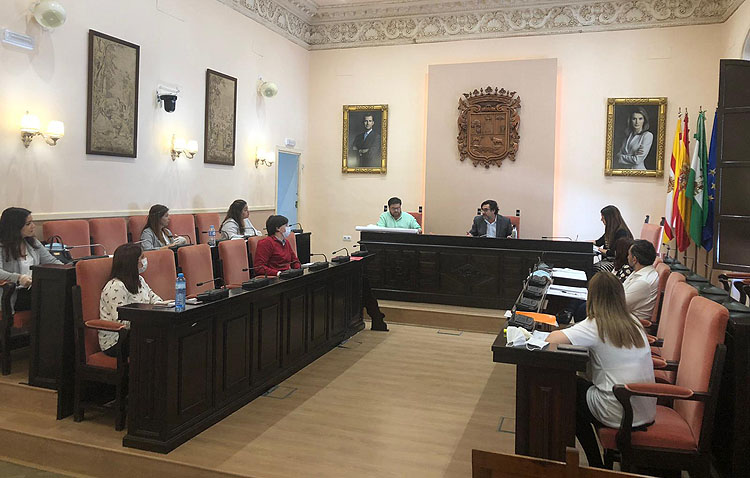 La oposición pide una reunión «urgente y extraordinaria» de la comisión de la COVID-19 en el Ayuntamiento de Utrera