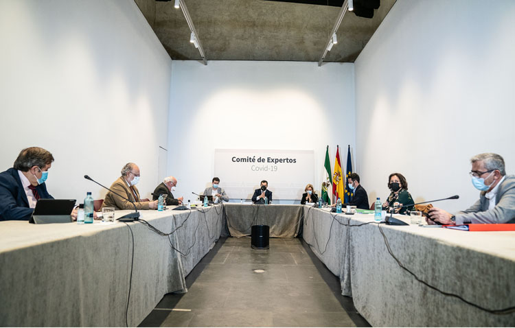 Los bares y comercios podrán abrir hasta las 22.30 horas, el toque de queda pasa a las 23.00 horas y las provincias seguirán cerradas