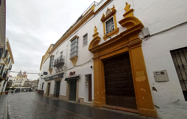 La antigua sede de la concejalía de Educación afronta su rehabilitación como futuro comedor escolar del Rodrigo Caro