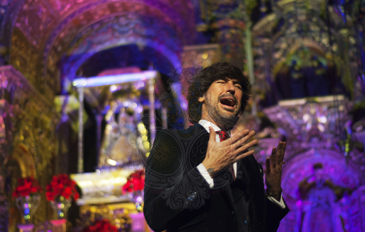 Manuel Lombo regala a Utrera una noche de magia, emoción y compás navideño en Consolación (IMÁGENES)